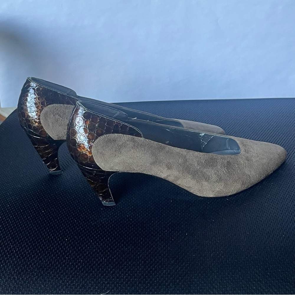 VTG Impo Loden Brown Suede & Faux Crocodile Pump Sz 7.5B US - Picture 5 of 17